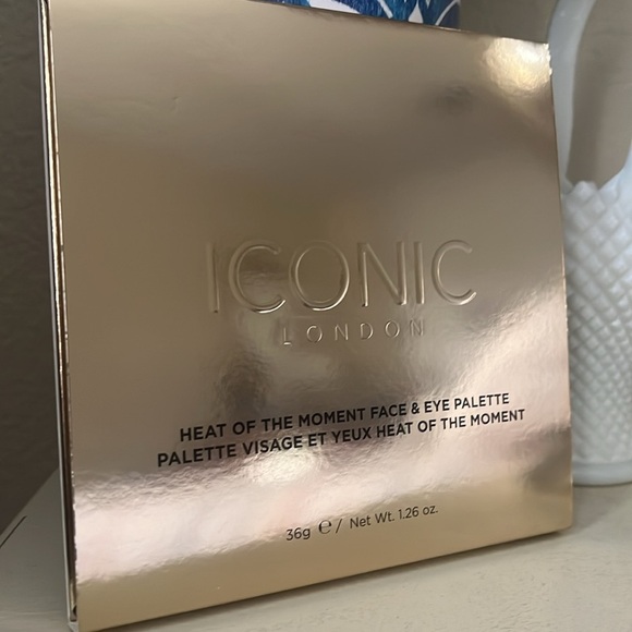 Iconic London Heat Of The Moment Face & Eye Palette NEW - Picture 3 of 4